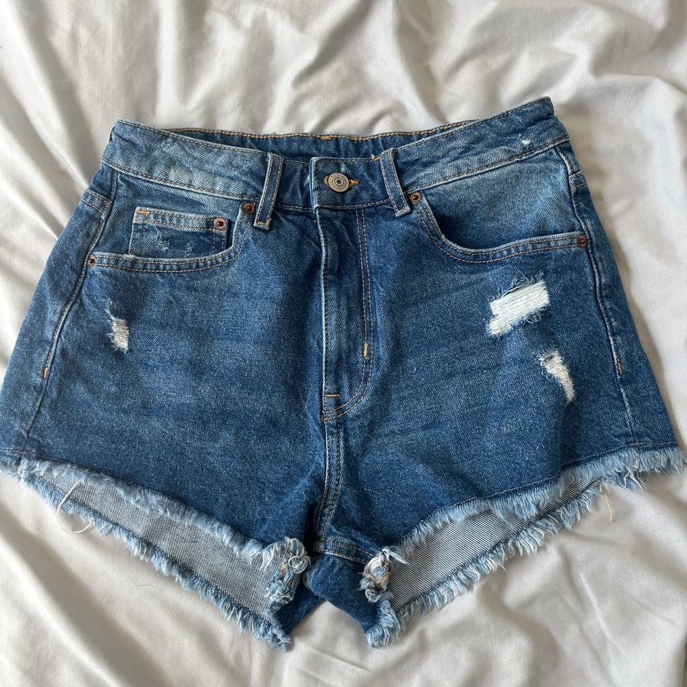 H&M divided jean shorts